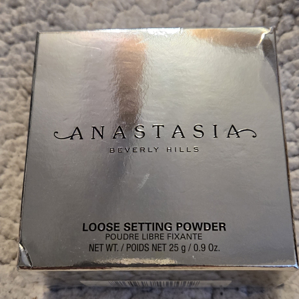 Anastasia Beverly Hills Loose Setting Powder - Silver Packaging
